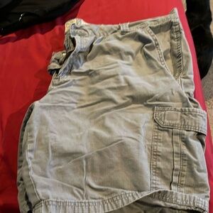 Red head cargo shorts